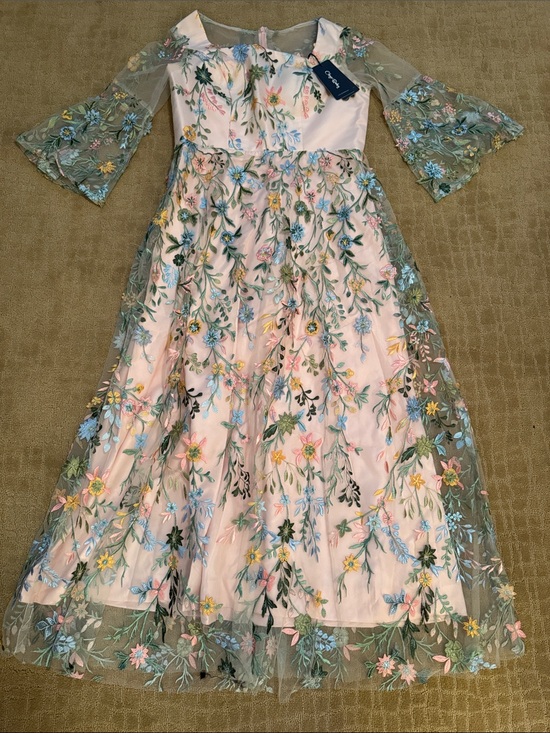 ChyrBaby Dresses & Skirts - Charming Pink Floral Midi Dress with Green Lace Overlay